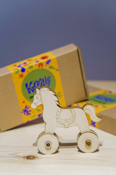 ხის სათამაშოს DIY ყუთი - ცხენი